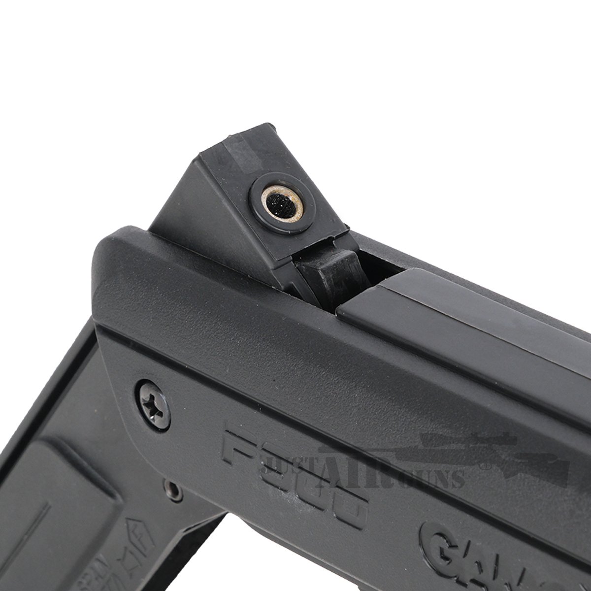 P900